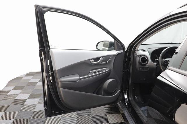 Photo of 2018 Ultra Black Hyundai KONA