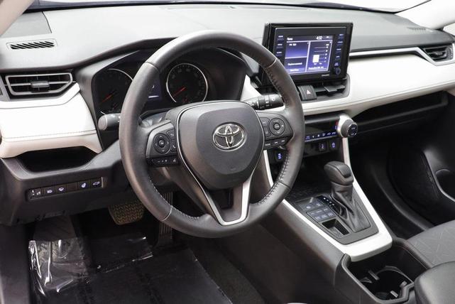 Photo of 2022 Midnight Black Metallic Toyota RAV4
