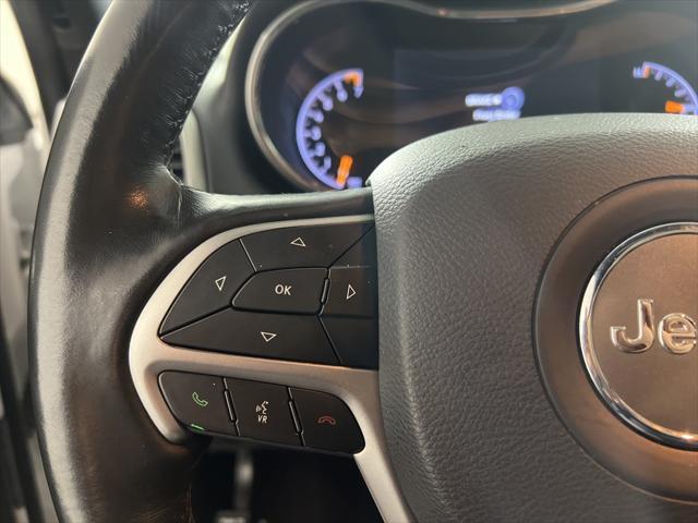 Photo of 2020 Bright White Clearcoat Jeep Grand Cherokee