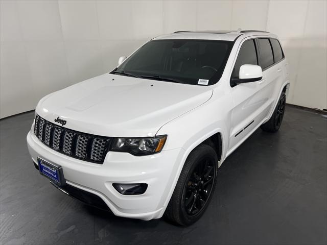 Photo of 2020 Bright White Clearcoat Jeep Grand Cherokee