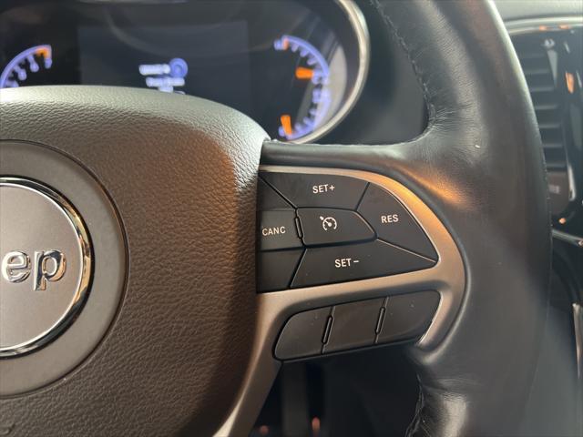 Photo of 2020 Bright White Clearcoat Jeep Grand Cherokee