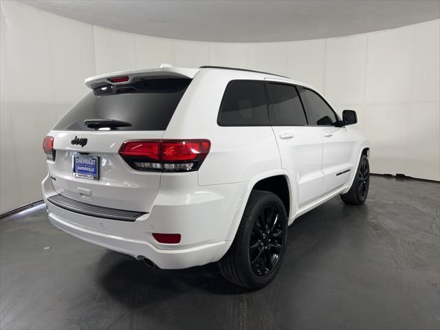 Photo of 2020 Bright White Clearcoat Jeep Grand Cherokee