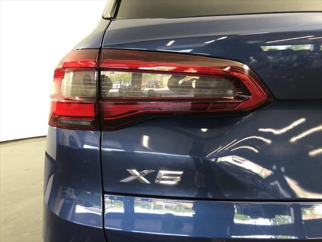 Photo of 2019 Phytonic Blue Metallic BMW X5