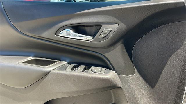 Photo of 2020 Summit White Chevrolet Equinox