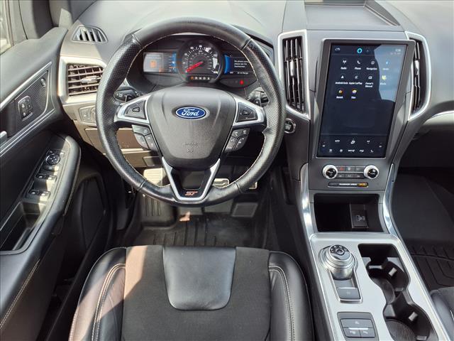 Photo of 2022 Star White Metallic Tri-Coat Ford Edge