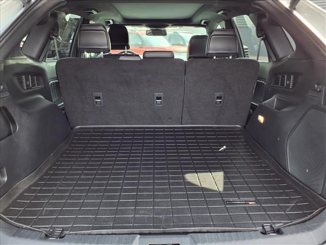 Photo of 2022 Star White Metallic Tri-Coat Ford Edge