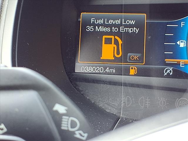 Photo of 2022 Star White Metallic Tri-Coat Ford Edge