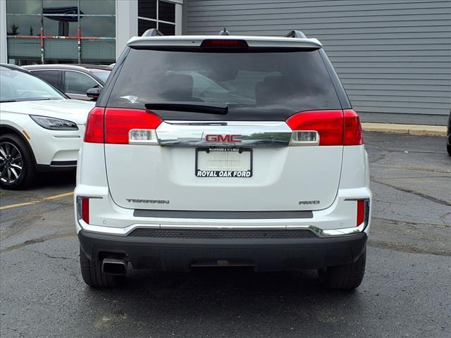 Photo of 2017 Summit White GMC Terrain