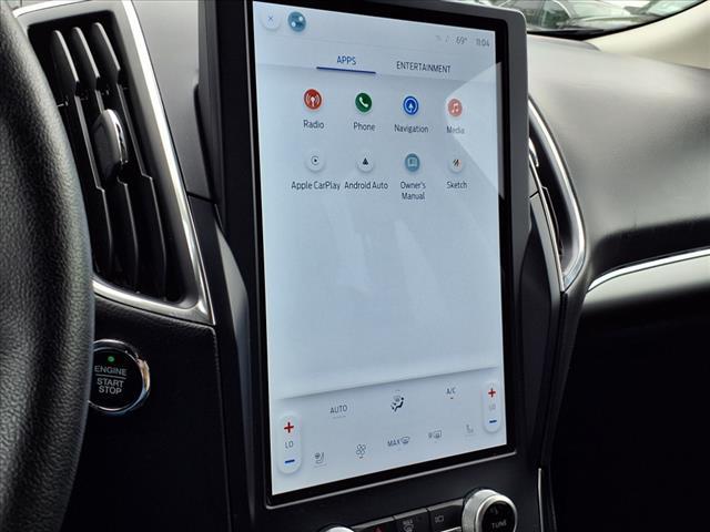 Photo of 2022 Agate Black Metallic Ford Edge