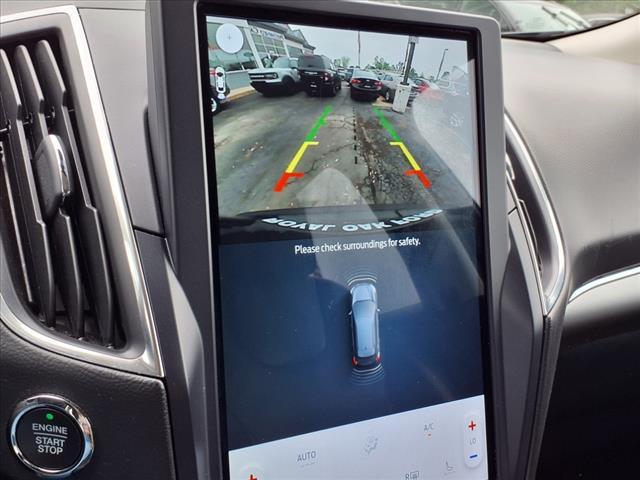 Photo of 2022 Agate Black Metallic Ford Edge