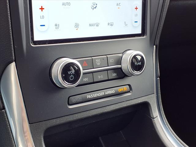 Photo of 2022 Agate Black Metallic Ford Edge