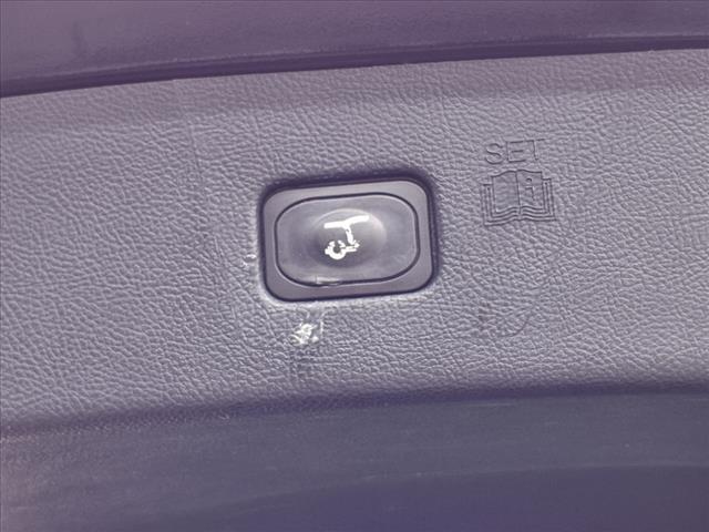 Photo of 2022 Agate Black Metallic Ford Edge
