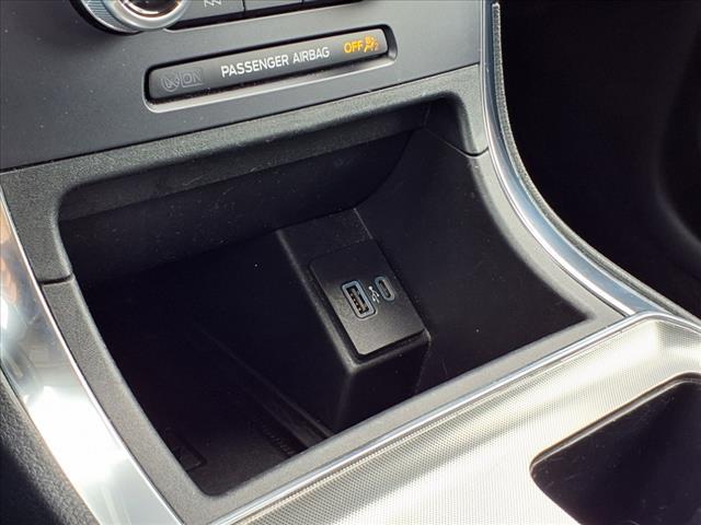 Photo of 2022 Agate Black Metallic Ford Edge