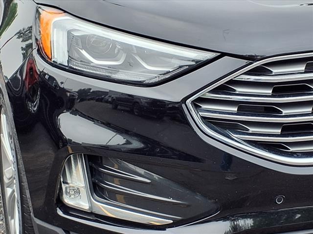 Photo of 2022 Agate Black Metallic Ford Edge