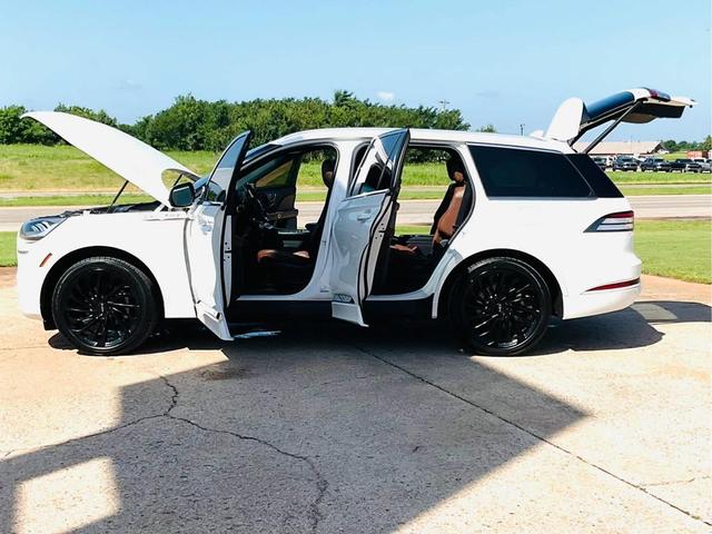 Photo of 2022 Pristine White Metallic Tri-Coat Lincoln Aviator