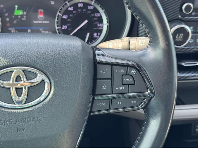 Photo of 2022 Wind Chill Pearl Toyota Highlander
