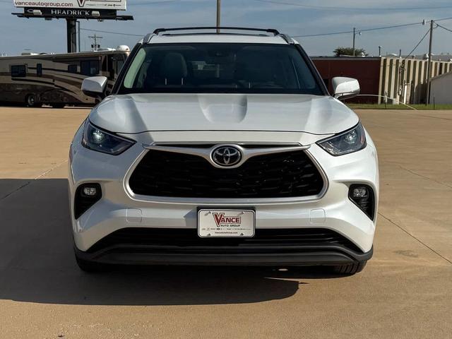 Photo of 2022 Wind Chill Pearl Toyota Highlander