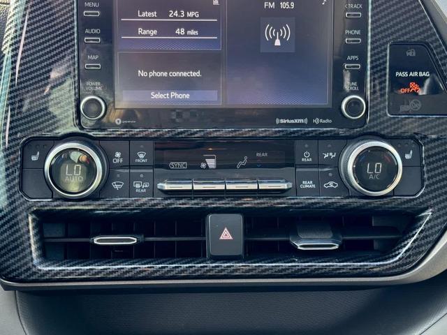 Photo of 2022 Wind Chill Pearl Toyota Highlander