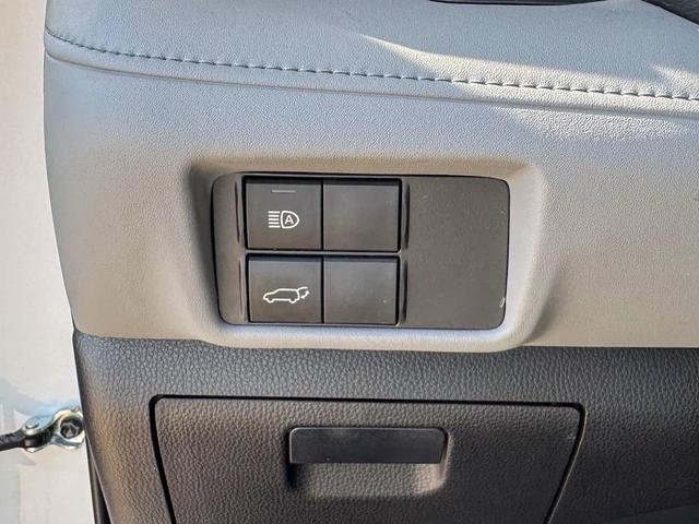 Photo of 2022 Wind Chill Pearl Toyota Highlander