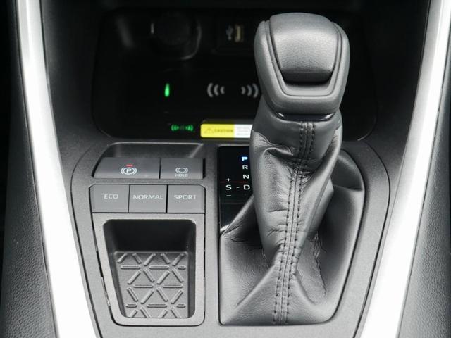 Photo of 2024 White Toyota RAV4