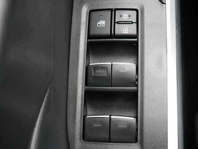 Photo of 2024 White Toyota RAV4