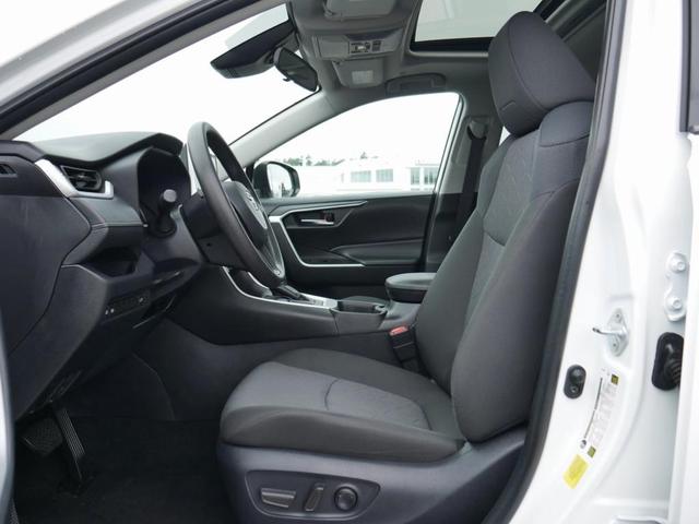 Photo of 2024 White Toyota RAV4