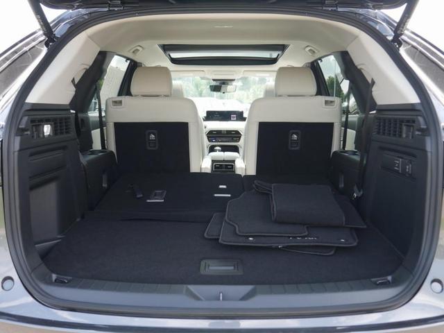 Photo of 2025 Machine Gray Metallic Mazda CX-90
