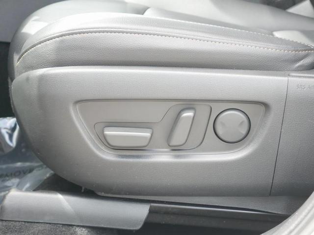 Photo of 2024 Rhodium White Metallic Mazda CX-90