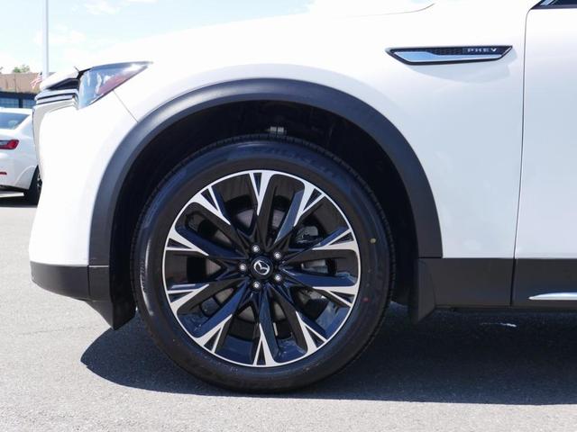 Photo of 2024 Rhodium White Metallic Mazda CX-90 PHEV