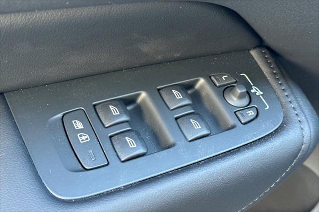 Photo of 2025 Grey Volvo XC60 Plug-In Hybrid