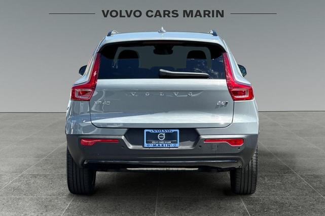 Photo of 2026 Grey Volvo XC40