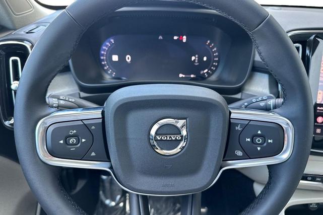 Photo of 2026 Grey Volvo XC40