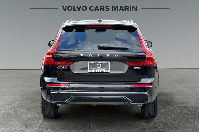 Photo of 2025 Onyx Black Volvo XC60