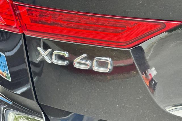 Photo of 2025 Onyx Black Volvo XC60