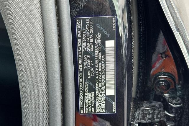 Photo of 2025 Onyx Black Volvo XC60