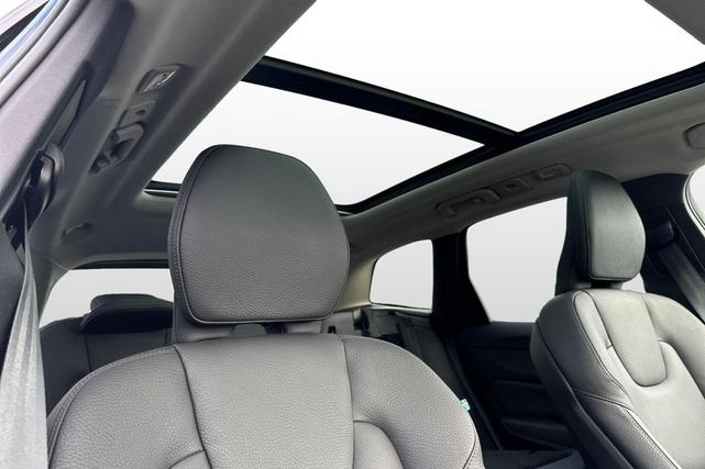 Photo of 2025 Onyx Black Volvo XC60