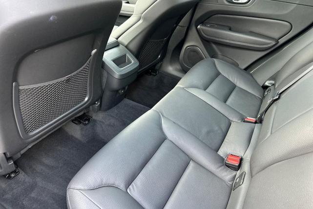Photo of 2025 Onyx Black Volvo XC60