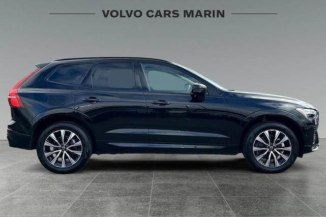 Photo of 2025 Onyx Black Volvo XC60