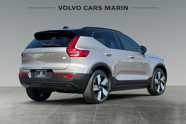 Photo of 2023 Bright Dusk Volvo XC40 Recharge Pure Electric