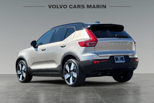 Photo of 2023 Bright Dusk Volvo XC40 Recharge Pure Electric