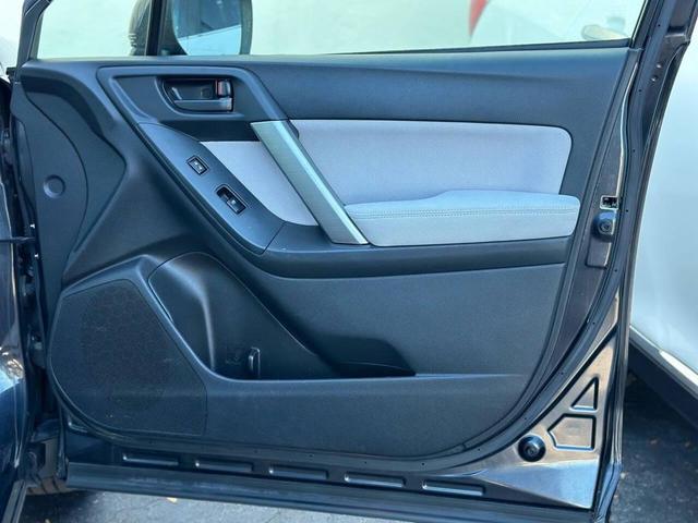 Photo of 2014 Dark Gray Metallic Subaru Forester