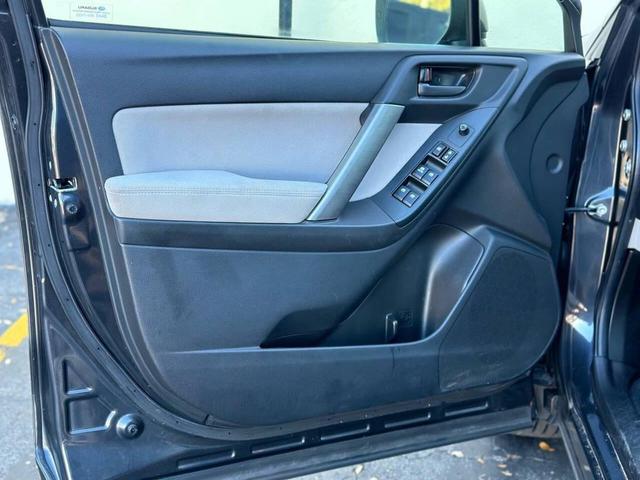 Photo of 2014 Dark Gray Metallic Subaru Forester