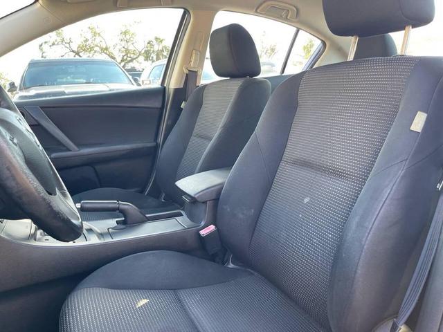 Photo of 2012 Liquid Silver Metallic Mazda Mazda3