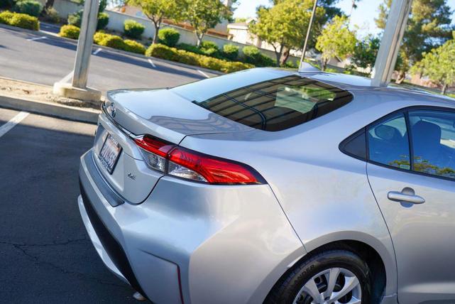 Photo of 2021 Classic Silver Metallic Toyota Corolla