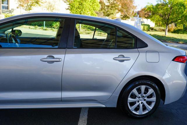Photo of 2021 Classic Silver Metallic Toyota Corolla