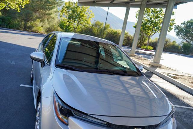 Photo of 2021 Classic Silver Metallic Toyota Corolla