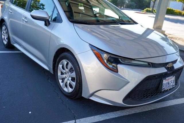 Photo of 2021 Classic Silver Metallic Toyota Corolla
