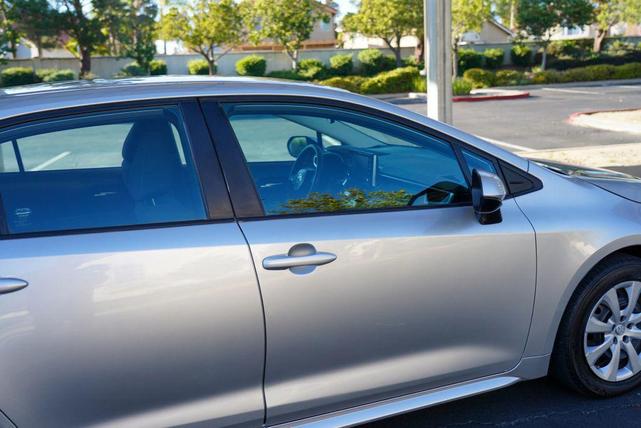 Photo of 2021 Classic Silver Metallic Toyota Corolla