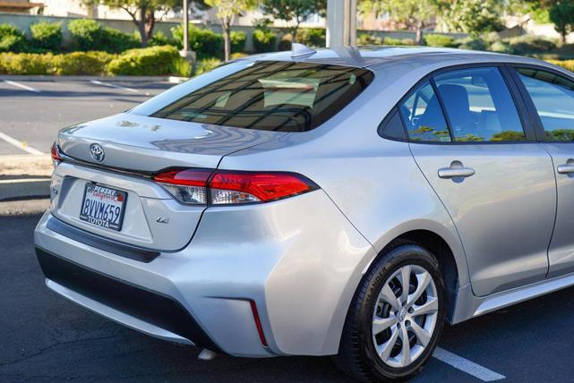 Photo of 2021 Classic Silver Metallic Toyota Corolla