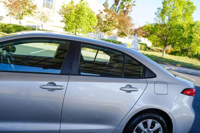 Photo of 2021 Classic Silver Metallic Toyota Corolla